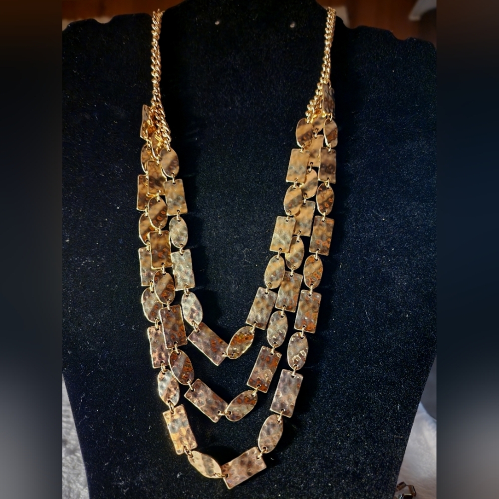 Jules B. NWOT Triple Strand Hammered Gold-Tone Statement Necklace